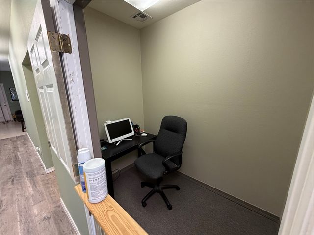 909 SE 28th Street Suite 7, Bentonville, AR 72712