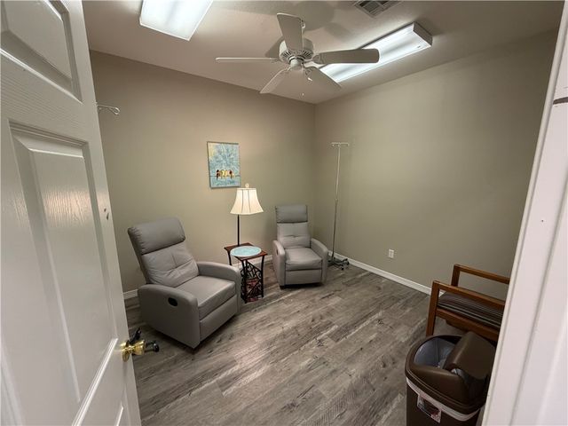 909 SE 28th Street Suite 7, Bentonville, AR 72712