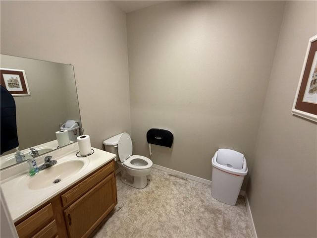 909 SE 28th Street Suite 7, Bentonville, AR 72712