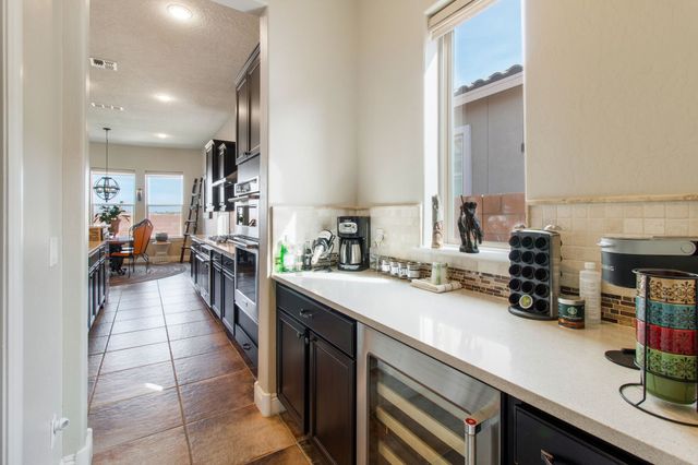 4719 Las Plazuelas, Santa Fe, NM 87507