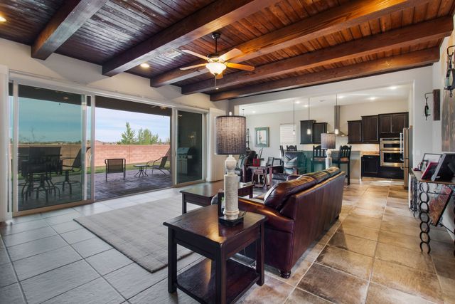 4719 Las Plazuelas, Santa Fe, NM 87507