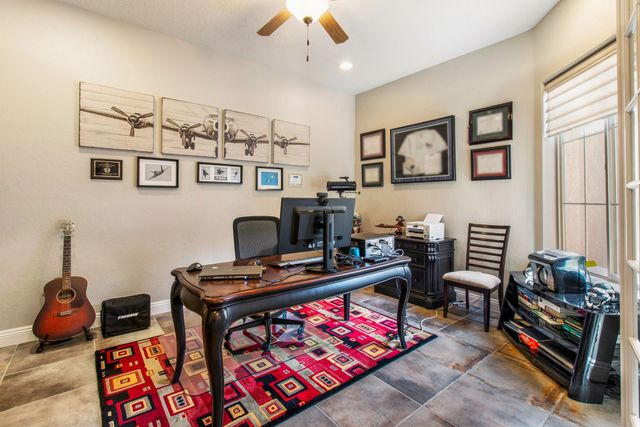 4719 Las Plazuelas, Santa Fe, NM 87507