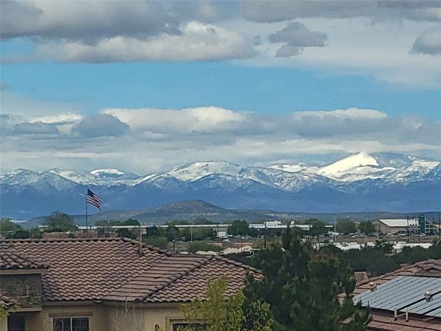 4719 Las Plazuelas, Santa Fe, NM 87507