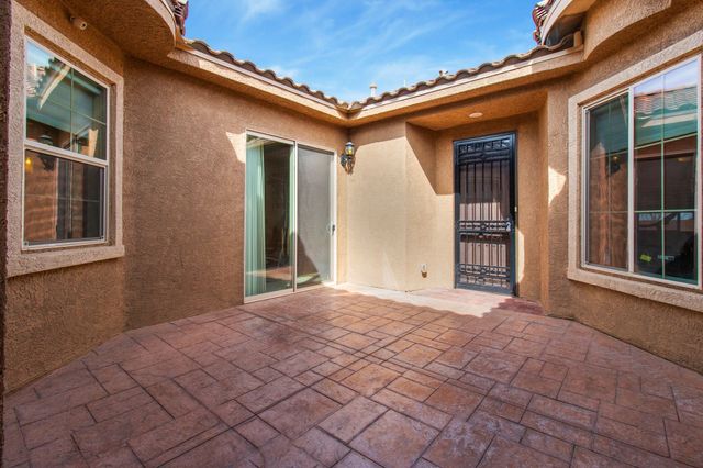 4719 Las Plazuelas, Santa Fe, NM 87507