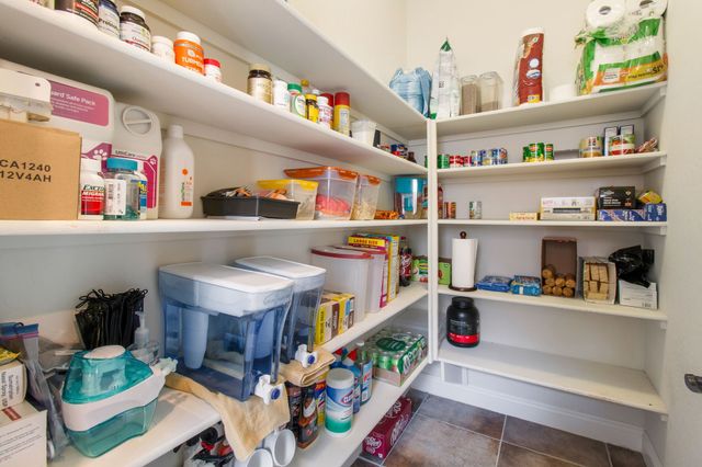 4719 Las Plazuelas, Santa Fe, NM 87507