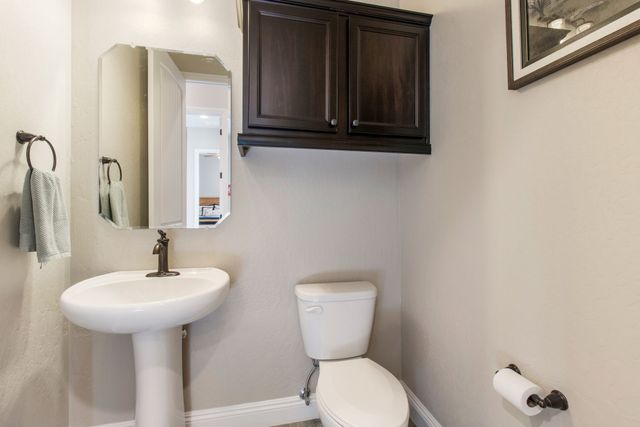 4719 Las Plazuelas, Santa Fe, NM 87507