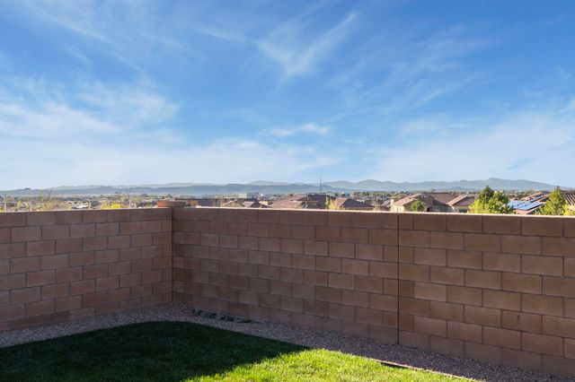 4719 Las Plazuelas, Santa Fe, NM 87507