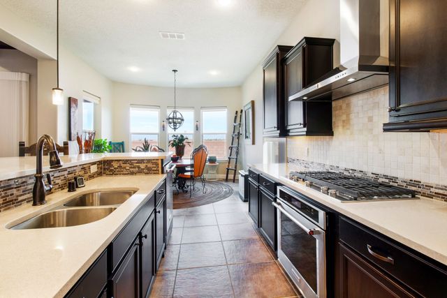 4719 Las Plazuelas, Santa Fe, NM 87507