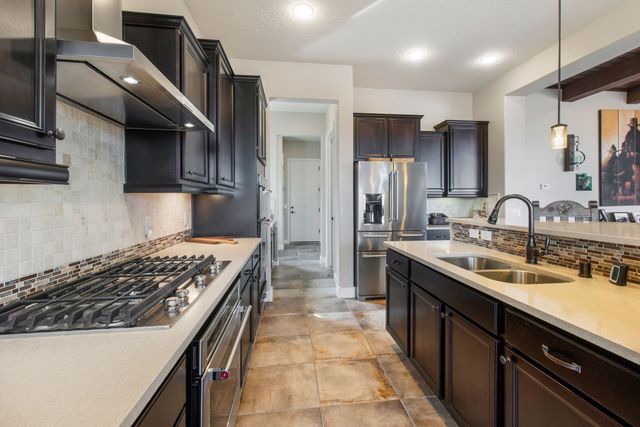 4719 Las Plazuelas, Santa Fe, NM 87507