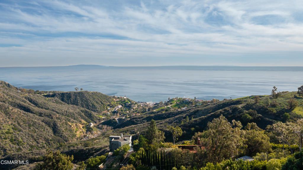21801 Castlewood Drive, Malibu, CA 90265 — photo 2