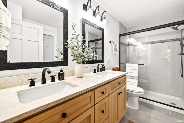 9428 S Harbour Pointe Drive, Bloomington, IN 47401