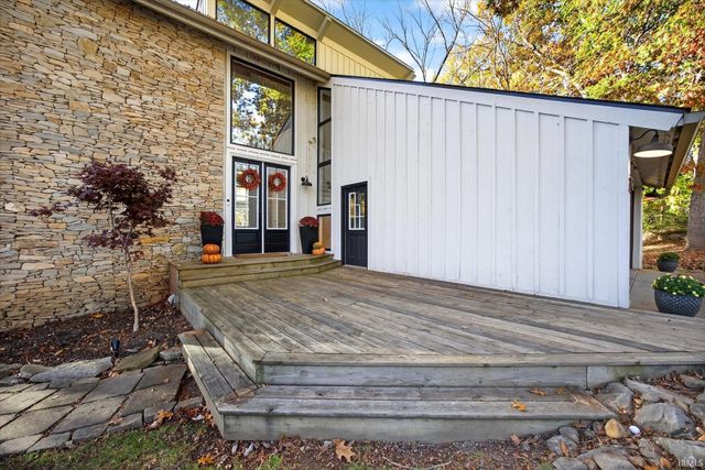 9428 S Harbour Pointe Drive, Bloomington, IN 47401