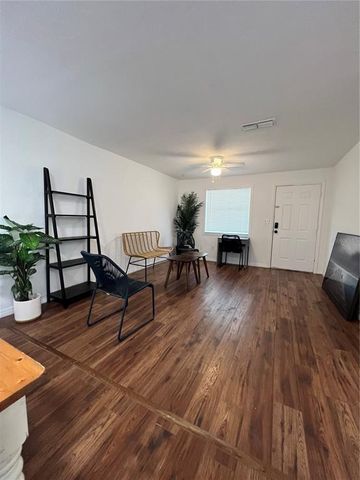 1911 SE 14TH AVENUE, Gainesville, FL 32641