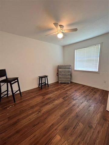 1911 SE 14TH AVENUE, Gainesville, FL 32641