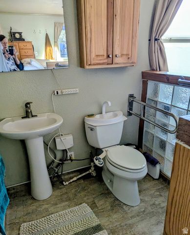 7587 S 39700 W, Fruitland, UT 84027