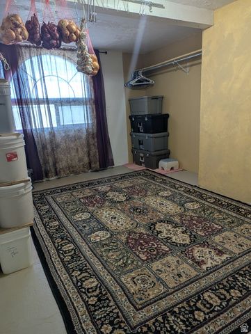 7587 S 39700 W, Fruitland, UT 84027