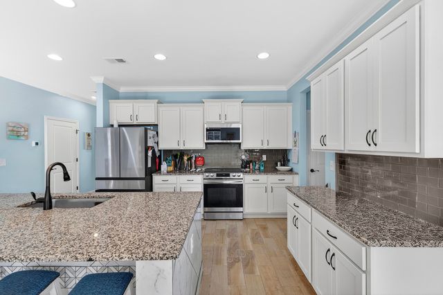 1208 Inlet View Dr., North Myrtle Beach, SC 29582