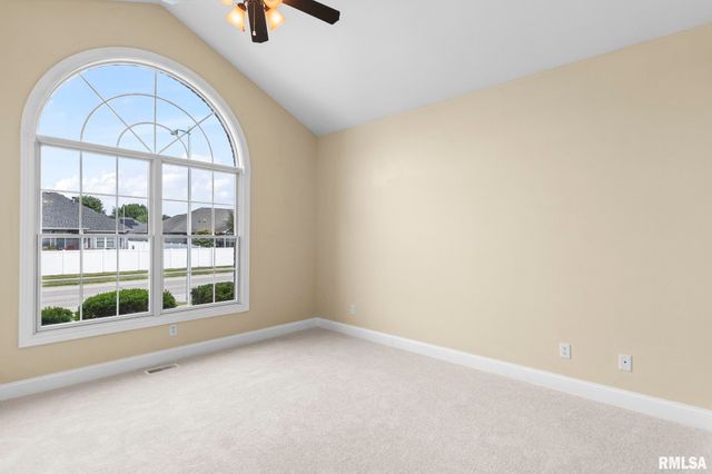 2312 W LAUREL Avenue, Springfield, IL 62704