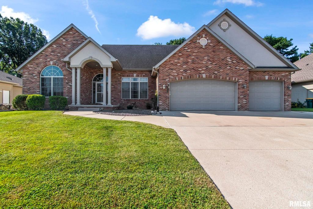 2312 W LAUREL Avenue, Springfield, IL 62704