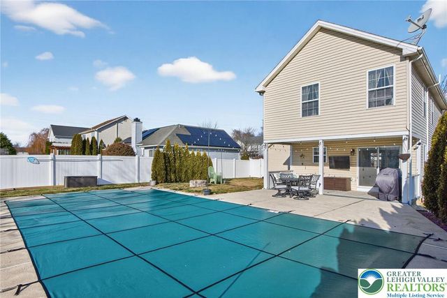 275 Crown Drive, Easton, PA 18040