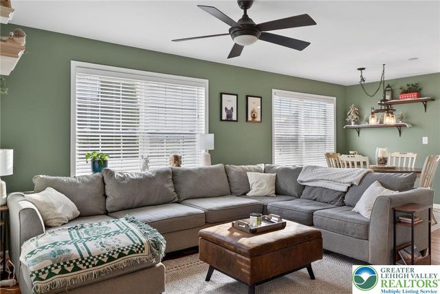 275 Crown Drive, Easton, PA 18040