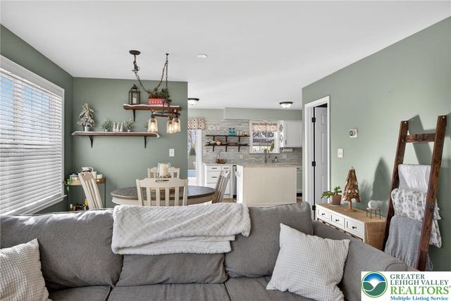 275 Crown Drive, Easton, PA 18040