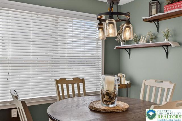 275 Crown Drive, Easton, PA 18040