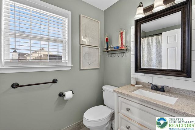 275 Crown Drive, Easton, PA 18040