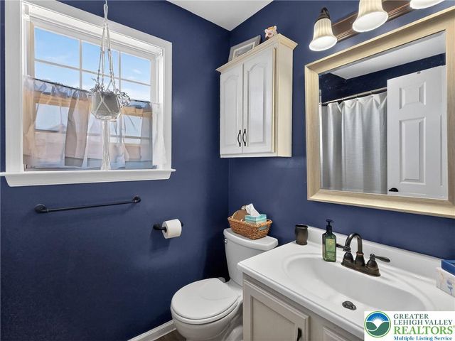 275 Crown Drive, Easton, PA 18040