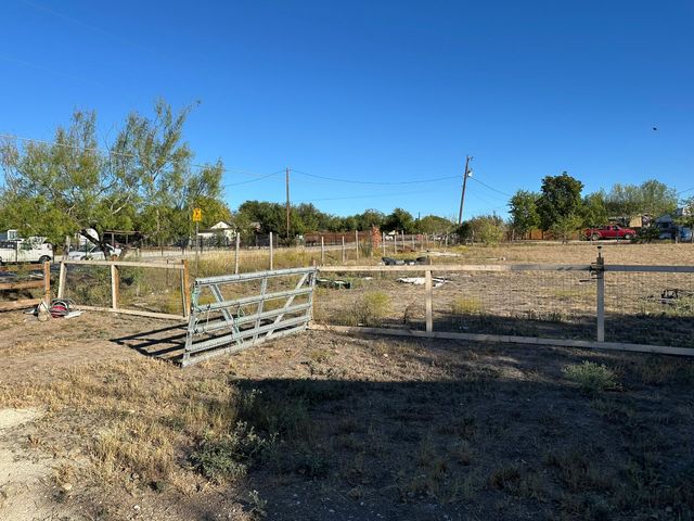 100 Cody LN, Kyle, TX 78640