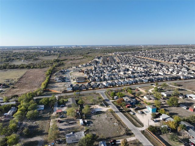 100 Cody LN, Kyle, TX 78640