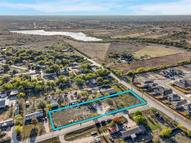 100 Cody LN, Kyle, TX 78640