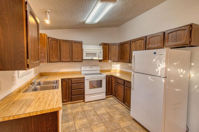 560 LONG SPUR LOOP, Fairbanks, AK 99709