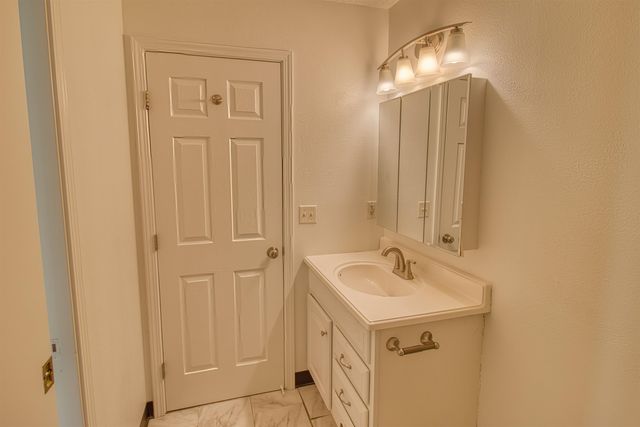 560 LONG SPUR LOOP, Fairbanks, AK 99709