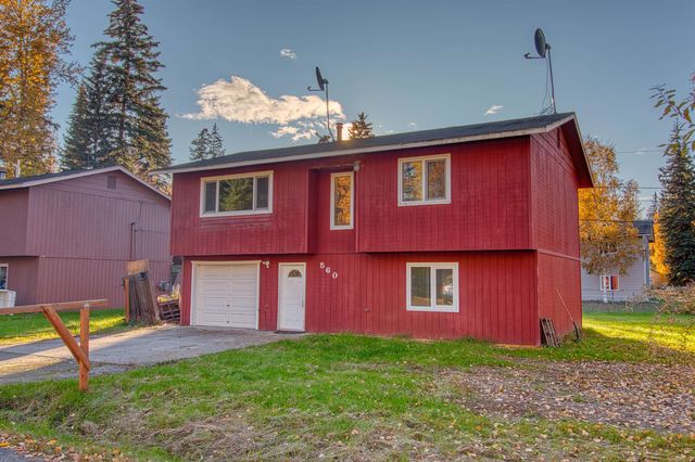 560 LONG SPUR LOOP, Fairbanks, AK 99709