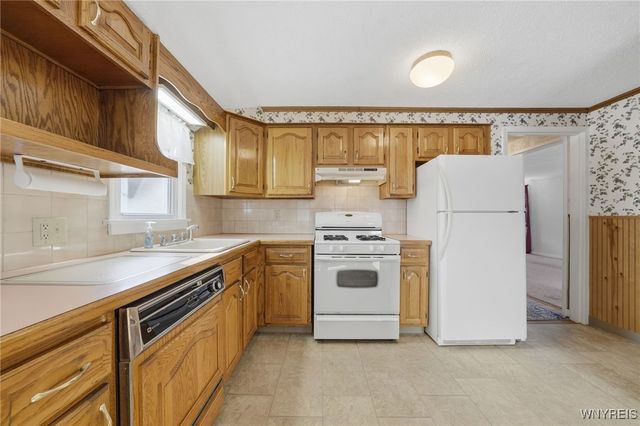 350 West Girard Boulevard, Tonawanda, NY 14217