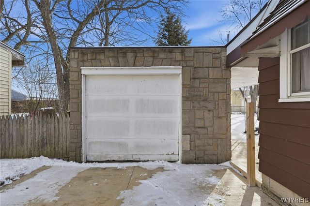 350 West Girard Boulevard, Tonawanda, NY 14217