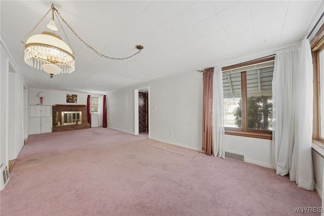 350 West Girard Boulevard, Tonawanda, NY 14217