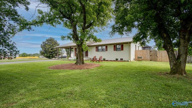 89 Thrasher Road, Guntersville, AL 35976