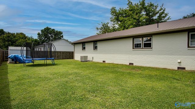 89 Thrasher Road, Guntersville, AL 35976