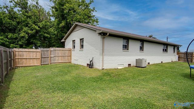 89 Thrasher Road, Guntersville, AL 35976