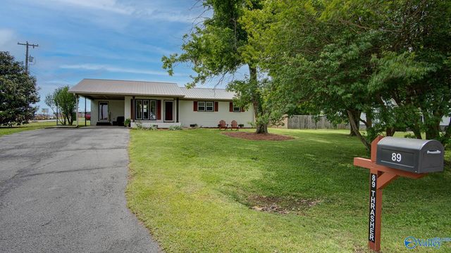 89 Thrasher Road, Guntersville, AL 35976
