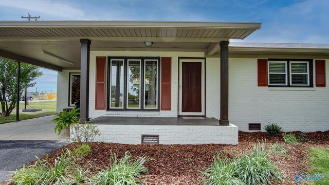 89 Thrasher Road, Guntersville, AL 35976