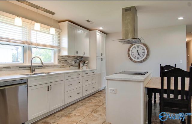 89 Thrasher Road, Guntersville, AL 35976