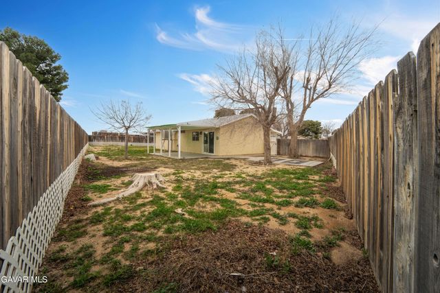 21010 Lodi Pl, California City, CA 93505
