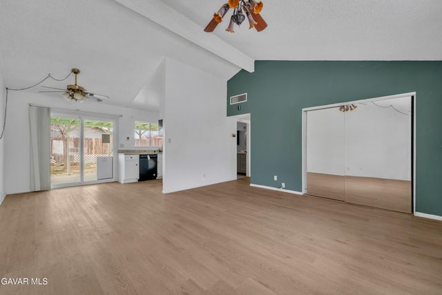21010 Lodi Pl, California City, CA 93505