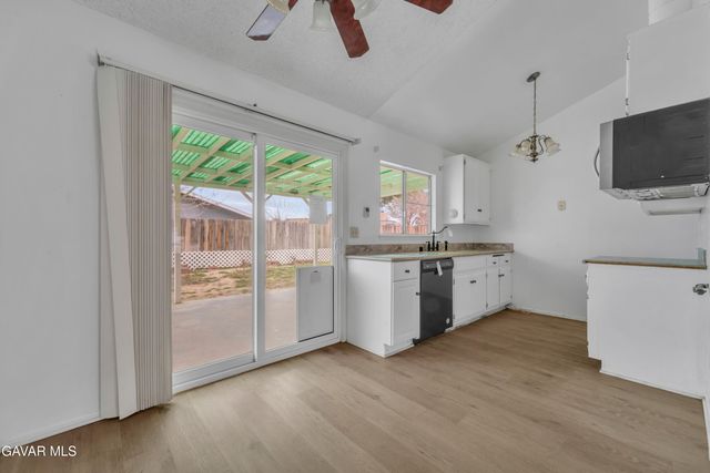 21010 Lodi Pl, California City, CA 93505