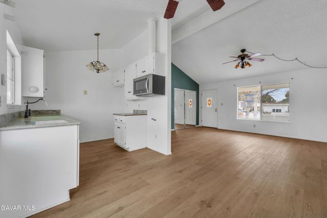 21010 Lodi Pl, California City, CA 93505