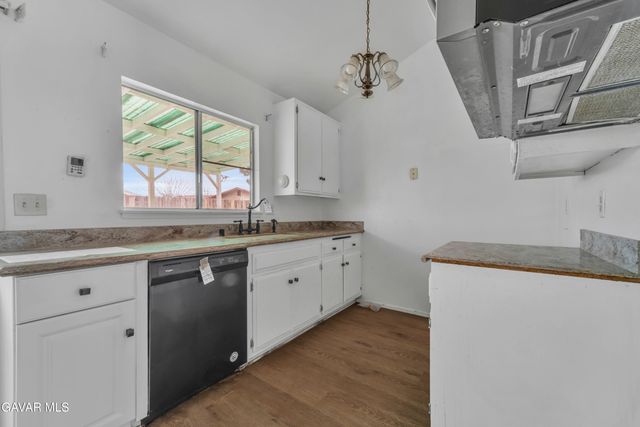 21010 Lodi Pl, California City, CA 93505
