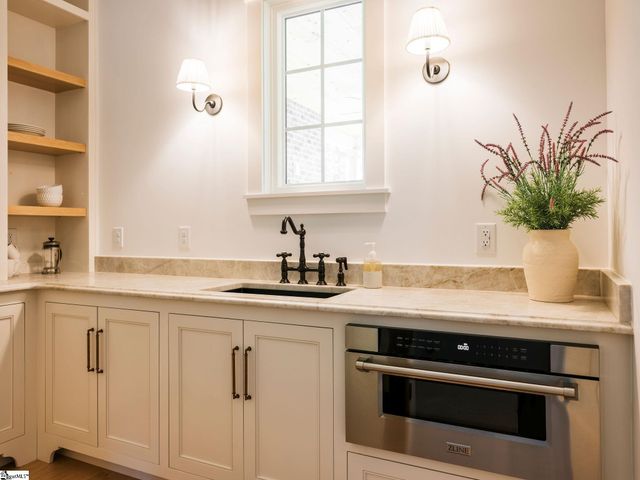 15 Country Squire Court, Greenville, SC 29615